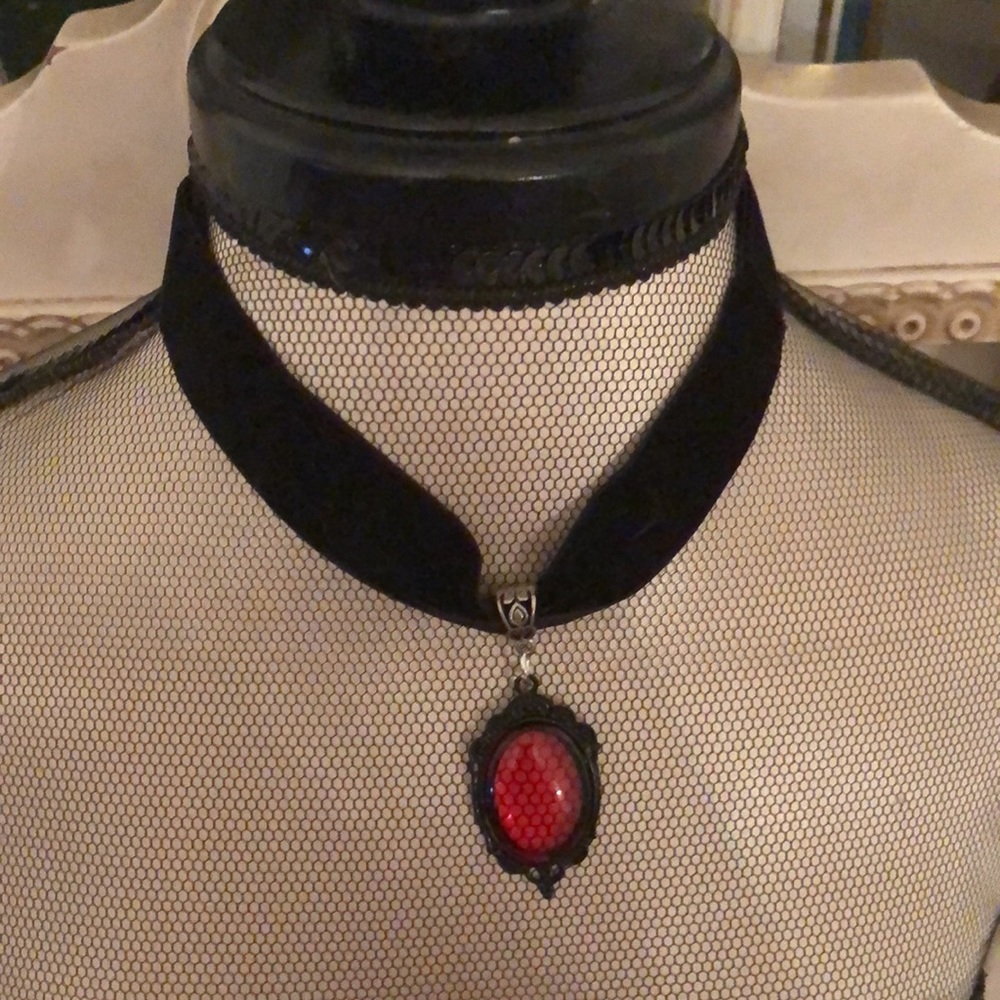 Choker Necklace. NWOT
